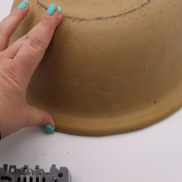 Pampered Chef Family Heritage 13" Stoneware Baking Serving Bowl - Picture 12 of 13